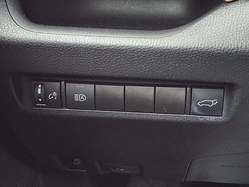 Used 2021 Toyota RAV4 XLE w/ Convenience Package image 22