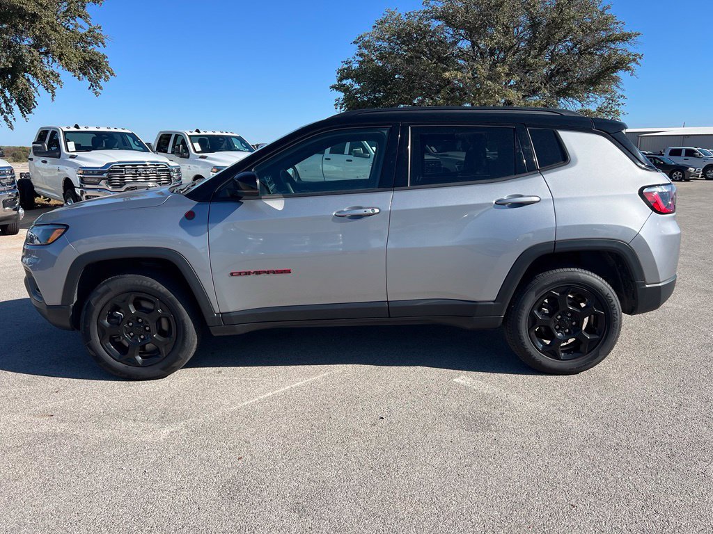 Used 2023 Jeep Compass Trailhawk AWD/4WD image 3