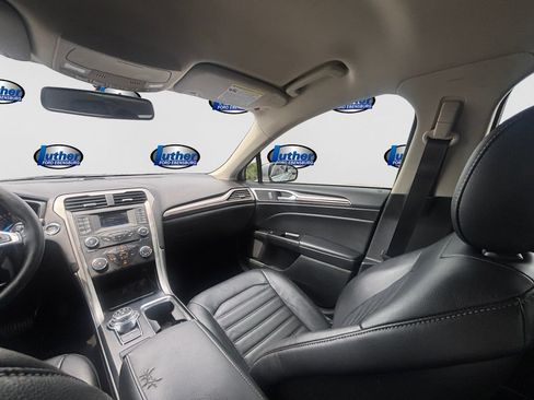 Used 2017 Ford Fusion SE FWD image 13