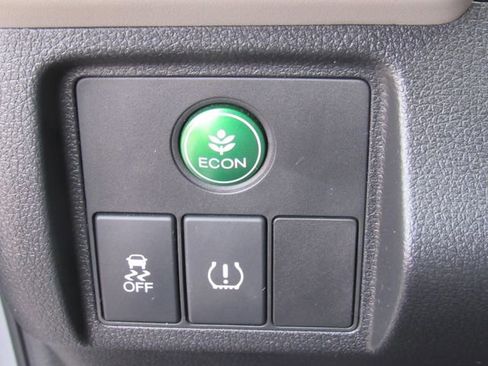 Used 2018 Honda HR-V LX image 25