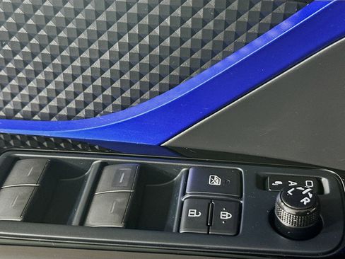 Used 2021 Toyota C-HR XLE image 14