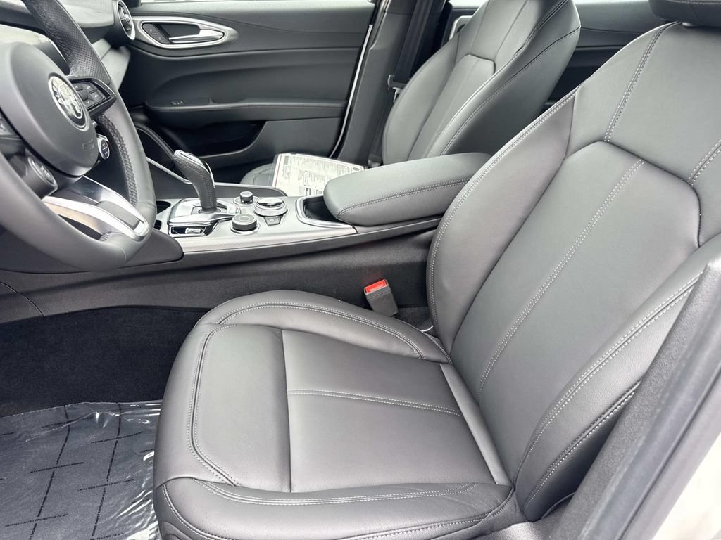 New 2026 Alfa Romeo Giulia w/ Driving Assist Package RWD image 20
