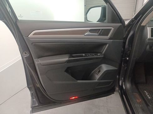 Used 2019 Volkswagen Atlas SEL FWD image 16
