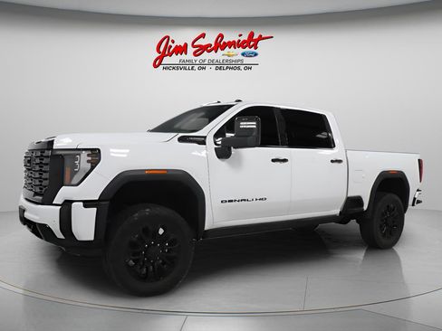 Used 2025 GMC Sierra 3500 Denali Ultimate AWD/4WD image 2