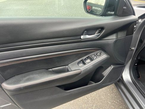 Used 2019 Nissan Altima 2.5 SR w/ SR Premium Package image 10