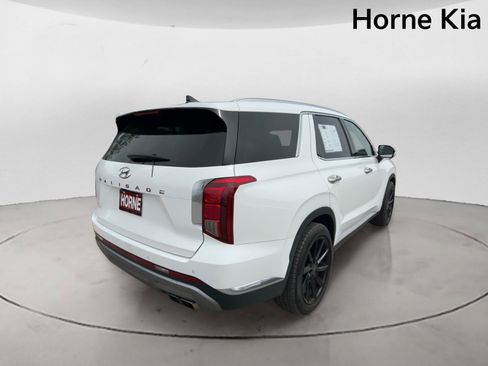 Used 2023 Hyundai Palisade Limited FWD image 4