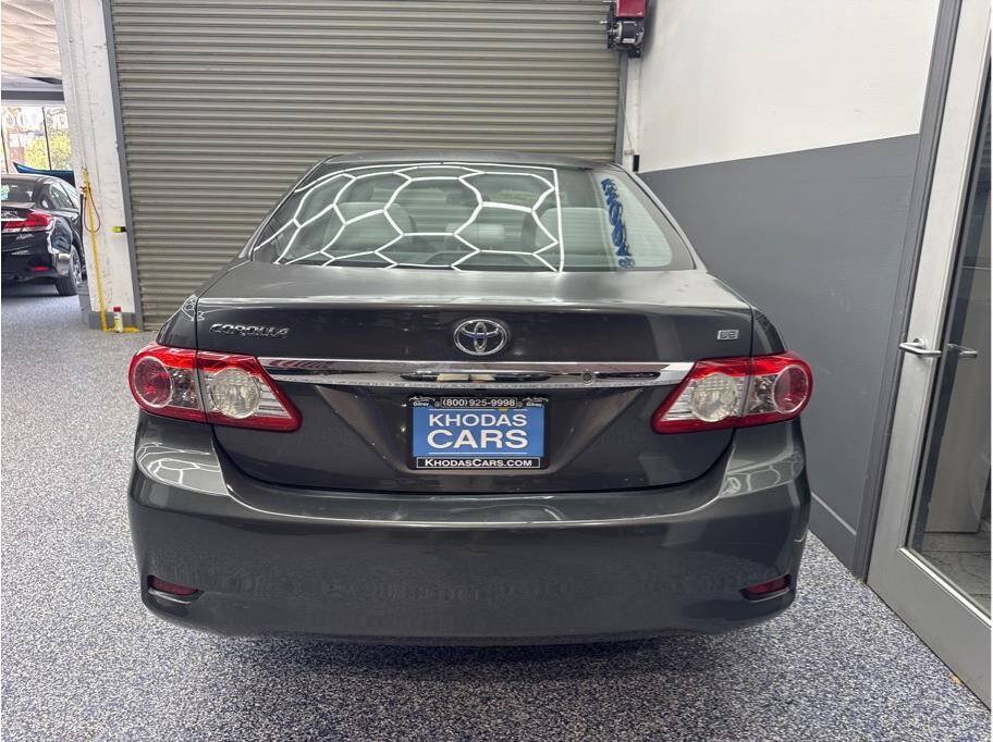 Used 2013 Toyota Corolla LE FWD image 4