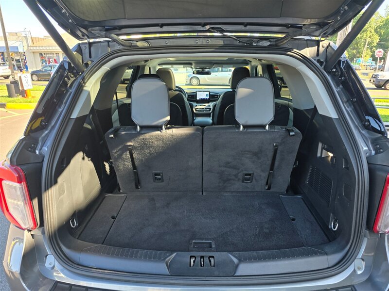 Used 2023 Ford Explorer XLT w/ Equipment Group 202A AWD/4WD image 21