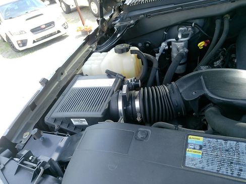 Used 2006 Chevrolet Silverado 2500 W/T w/ Skid Plate Package AWD/4WD image 23
