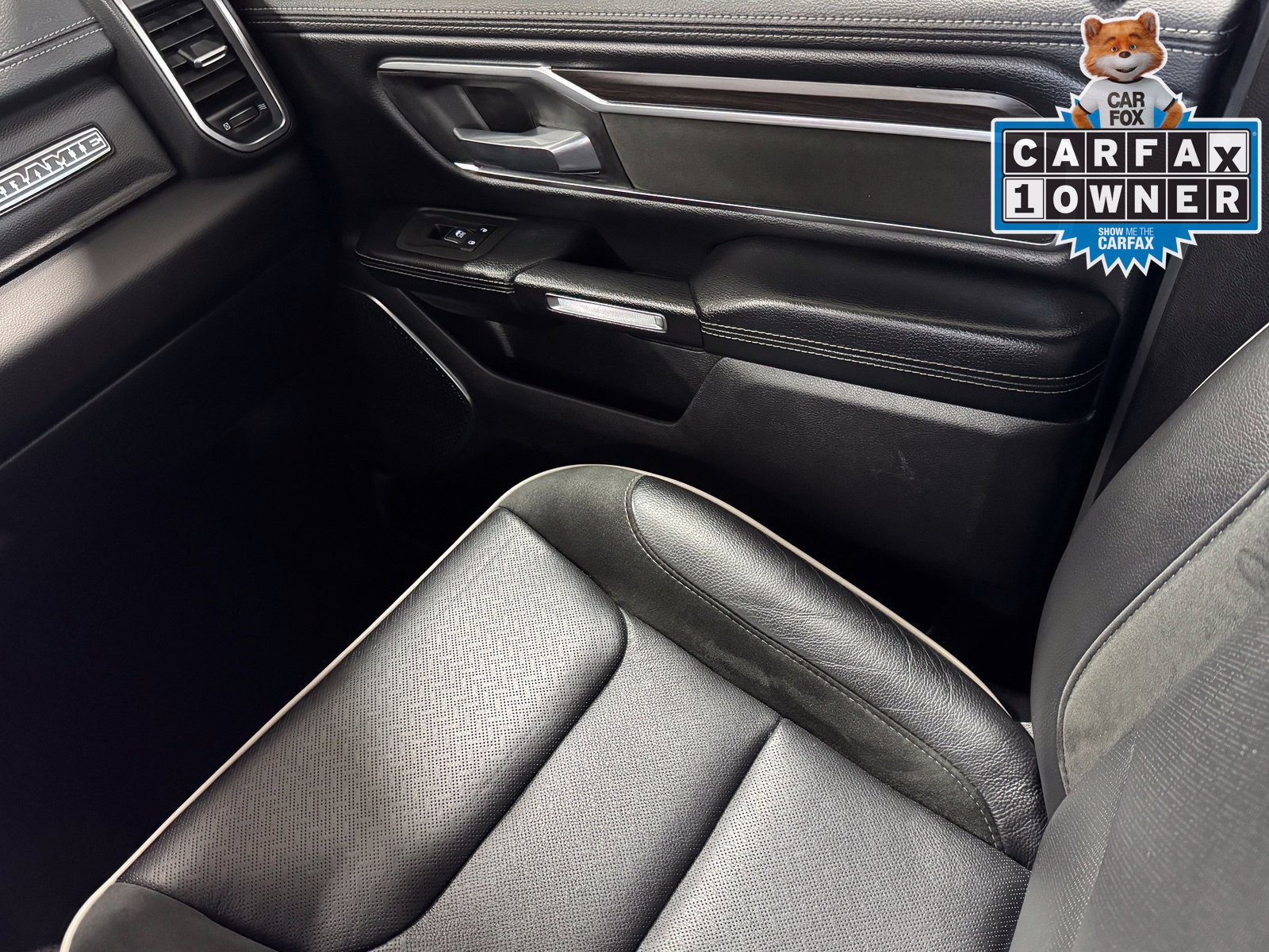 Used 2025 RAM 1500 Laramie AWD/4WD image 43
