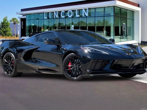 Used 2025 Chevrolet Corvette Stingray Premium Cpe w/ Z51 Performance Package RWD image 2