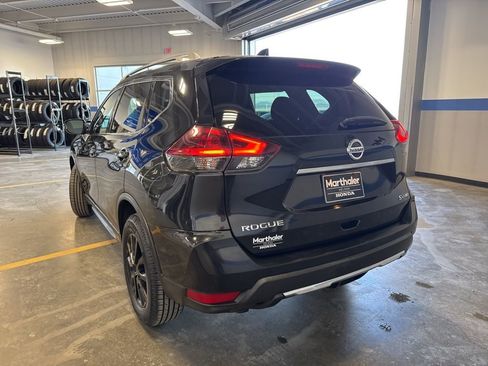Used 2018 Nissan Rogue SV image 7