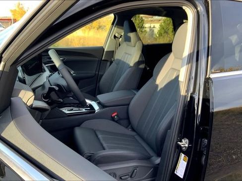 New 2025 Audi Q5 Prestige image 8