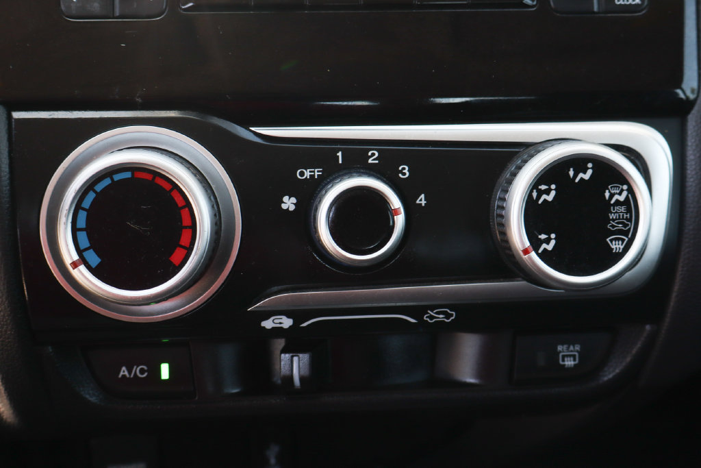 Used 2019 Honda Fit LX image 29
