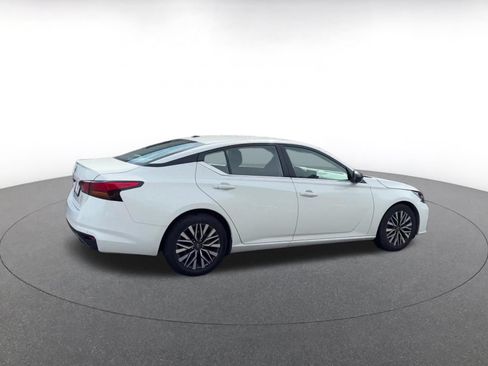 Used 2026 Nissan Altima 2.5 SV FWD image 14