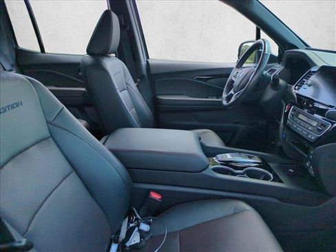 Used 2025 Honda Ridgeline Black Edition image 21