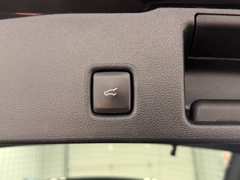 Used 2024 Ford Escape Platinum AWD/4WD image 12