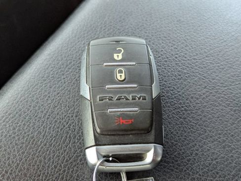 Used 2019 RAM 1500 Big Horn AWD/4WD image 17