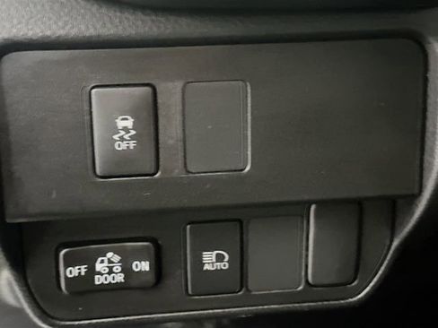 Certified 2023 Toyota Tacoma SR AWD/4WD image 11