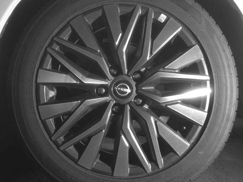 Used 2025 Nissan Altima 2.5 SV image 14