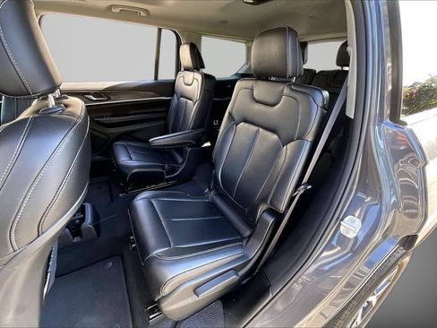 Used 2024 Jeep Grand Cherokee L Limited AWD/4WD image 23