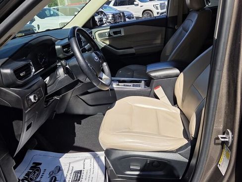 Used 2021 Ford Explorer XLT w/ Equipment Group 202A RWD image 6