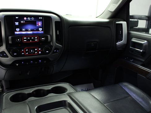 Used 2015 GMC Sierra 2500 SLE w/ SLE Preferred Package AWD/4WD image 19