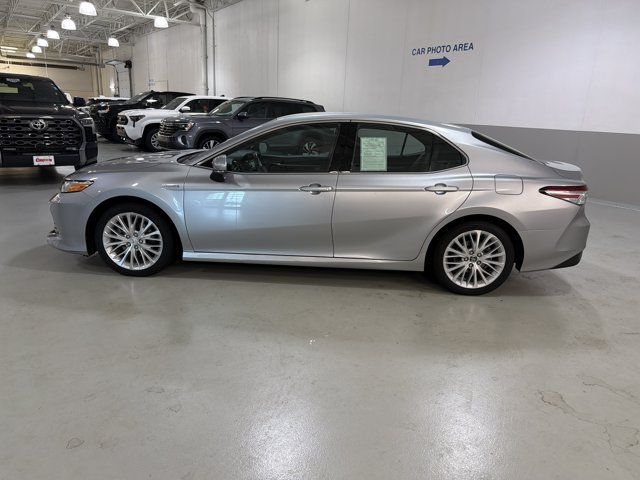 Used 2018 Toyota Camry XLE FWD image 5