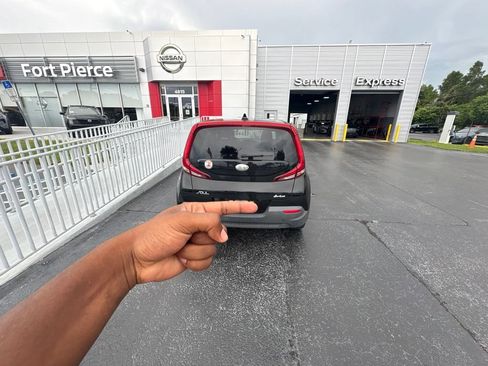 Used 2020 Kia Soul LX FWD image 9
