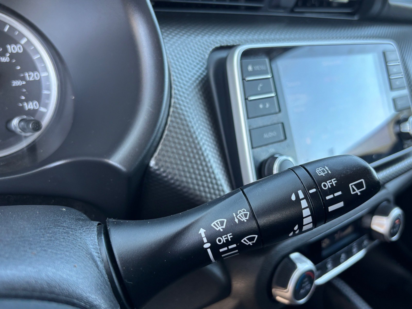 Used 2019 Nissan Kicks SV FWD image 24