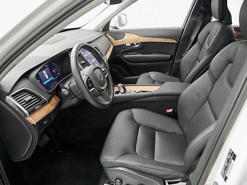 Certified 2023 Volvo XC90 B6 Core w/ Protection Package Premier AWD/4WD image 17