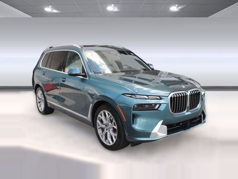 Used 2024 BMW X7 xDrive40i w/ Premium Package image 7