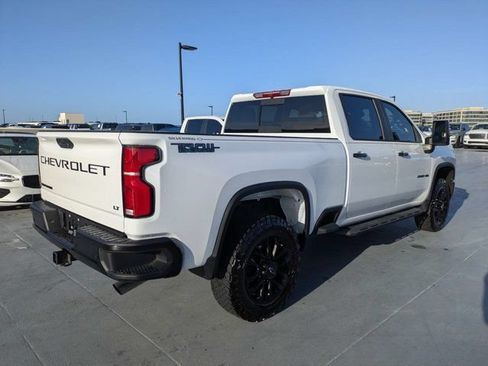 Used 2026 Chevrolet Silverado 2500 LT w/ Trail Boss Package AWD/4WD image 3