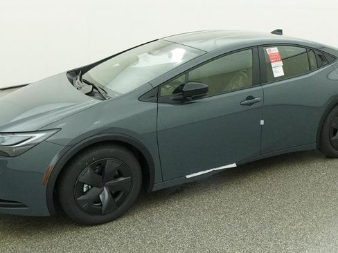 New 2026 Toyota Prius Plug-In Hybrid FWD image 8