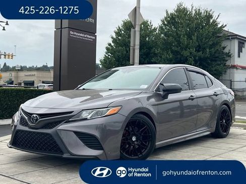 Used 2019 Toyota Camry SE FWD image 1