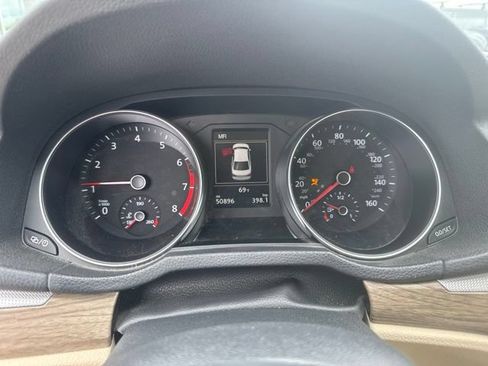 Used 2018 Volkswagen Passat 2.0T SEL Premium FWD image 4