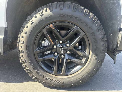 Used 2023 Chevrolet Silverado 1500 LT Trail Boss image 11