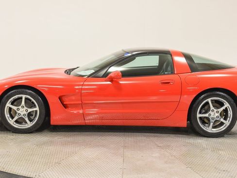 Used 2004 Chevrolet Corvette Coupe w/ Roof Package image 7