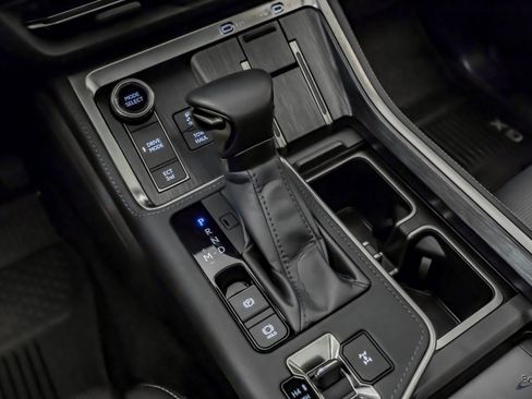 Used 2025 Lexus GX 550 w/ Accessory Package (2T) image 57