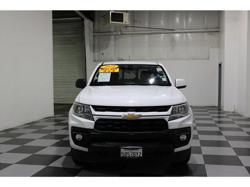 Used 2021 Chevrolet Colorado LT w/ LT Convenience Package image 2