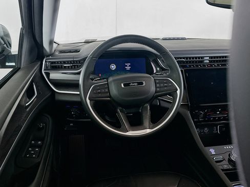 Used 2022 Jeep Grand Cherokee Limited 4xe image 17