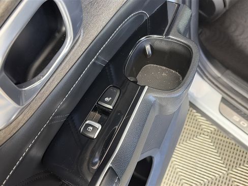 Certified 2023 Kia Sorento SX Prestige image 18