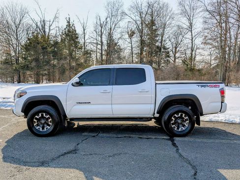 Used 2021 Toyota Tacoma TRD Off-Road w/ Technology Package image 9