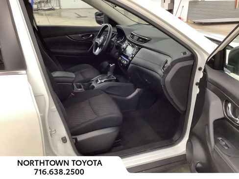 Used 2020 Nissan Rogue AWD image 12