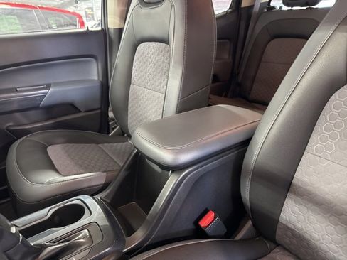 Used 2017 Chevrolet Colorado Z71 image 19