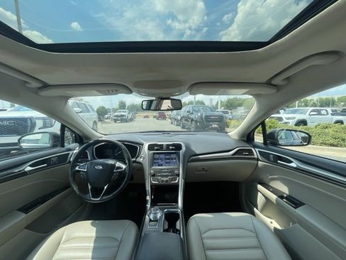 Used 2019 Ford Fusion SEL image 29