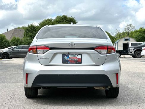 Used 2025 Toyota Corolla LE FWD image 14