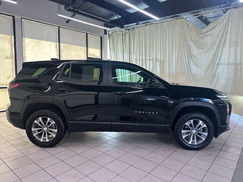 Used 2026 Chevrolet Equinox LT FWD image 3