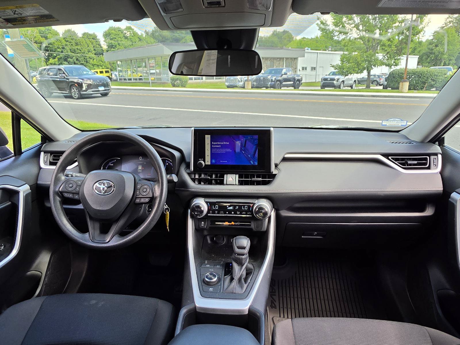 Used 2024 Toyota RAV4 LE AWD/4WD image 20