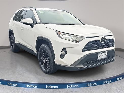 Used 2020 Toyota RAV4 XLE image 3